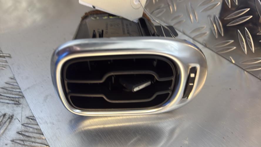 Aerateur tableau de bord CITROEN C3 PICASSO PHASE 1 Diesel - Image 1