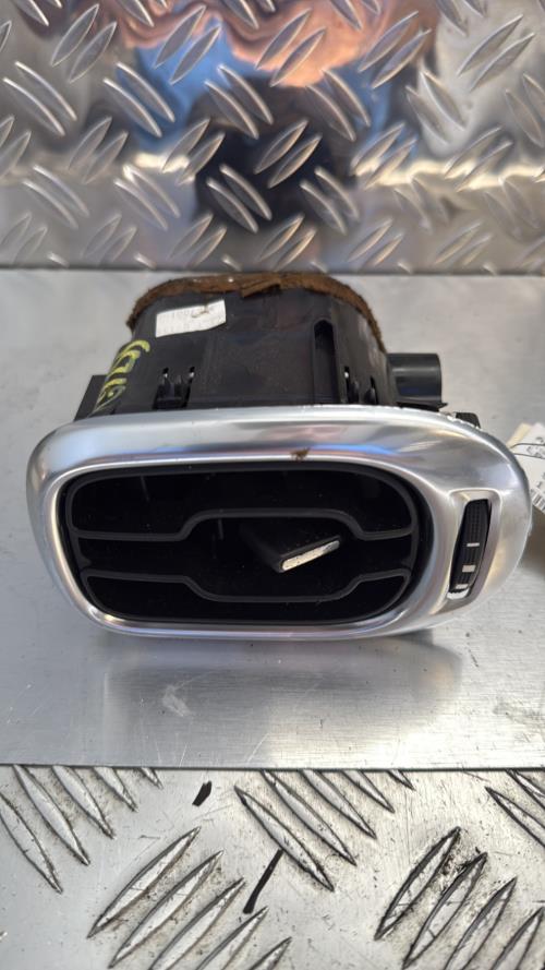 Aerateur tableau de bord CITROEN C3 PICASSO PHASE 1 Diesel - Image 3