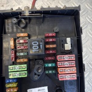 Porte fusible VOLKSWAGEN POLO 5 PHASE 1 Diesel - Image 1