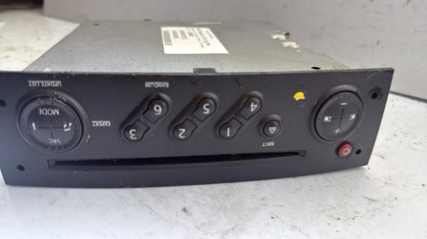 Autoradio d'origine RENAULT CLIO 3 PHASE 1 Diesel - Image 1