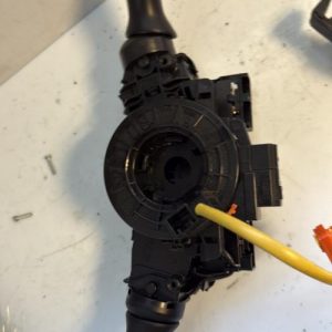 Contacteur tournant TOYOTA AYGO 1 PHASE 2 Essence - Image 1