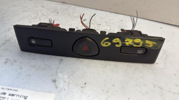 Bouton de warning RENAULT CLIO 2 PHASE 2 Essence - Image 1