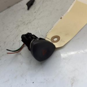 Bouton de warning RENAULT CLIO 2 CAMPUS PHASE 1 Diesel - Image 1