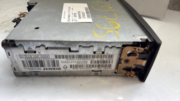 Autoradio d'origine RENAULT CLIO 2 PHASE 2 Essence - Image 4