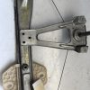 Leve vitre mecanique arriere gauche RENAULT CLIO 2 PHASE 1 Essence - Image 1