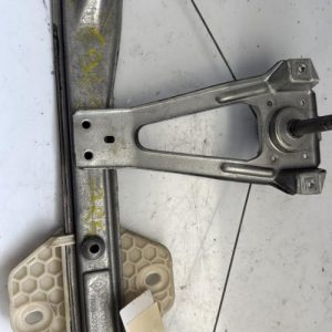 Leve vitre mecanique arriere gauche RENAULT CLIO 2 PHASE 1 Essence - Image 1