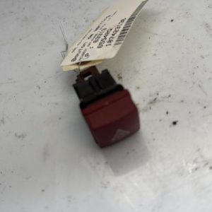 Bouton de warning PEUGEOT 207 PHASE 1 Diesel - Image 1