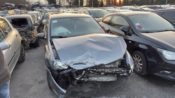 Renfort pare choc arriere (traverse) VOLKSWAGEN POLO 5 PHASE 1 Diesel - Image 3