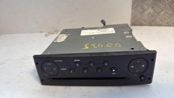Autoradio d'origine RENAULT CLIO 2 CAMPUS PHASE 1 Diesel - Image 1