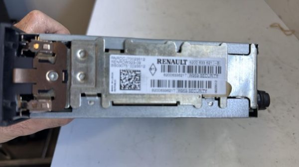 Autoradio d'origine RENAULT CLIO 2 CAMPUS PHASE 1 Diesel - Image 4
