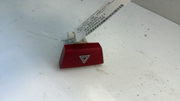 Bouton de warning TOYOTA AYGO 1 PHASE 2 Essence - Image 1