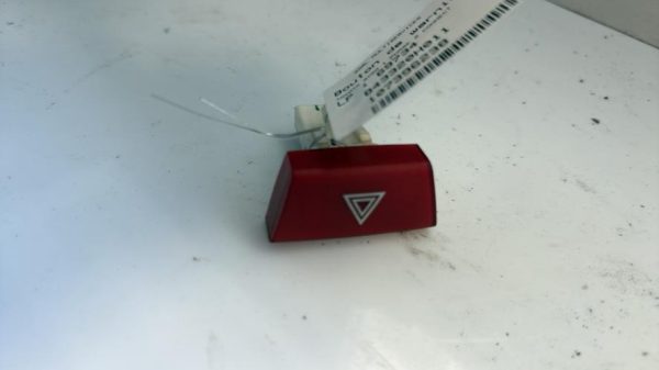 Bouton de warning TOYOTA AYGO 1 PHASE 2 Essence - Image 3