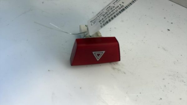 Bouton de warning TOYOTA AYGO 1 PHASE 2 Essence - Image 4