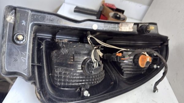 Feu arriere principal gauche (feux) CITROEN C3 PICASSO PHASE 2 Diesel - Image 3