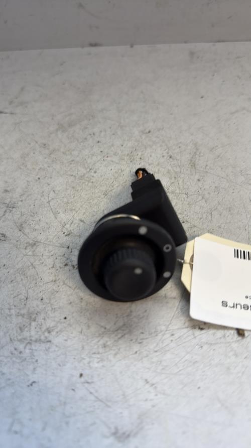 Commande retroviseurs RENAULT CLIO 3 PHASE 1 Essence - Image 2