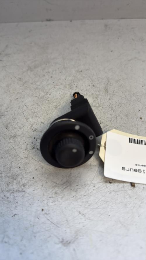 Commande retroviseurs RENAULT CLIO 3 PHASE 1 Essence - Image 4