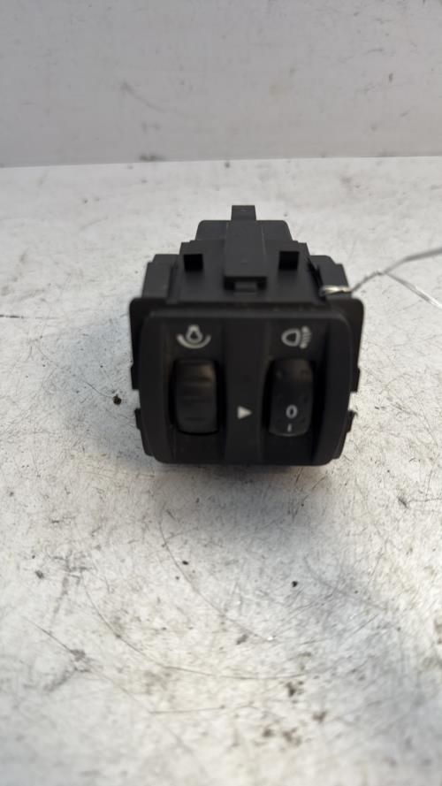 Commande de reglage hauteur de phare RENAULT CLIO 4 PHASE 1 Diesel - Image 3