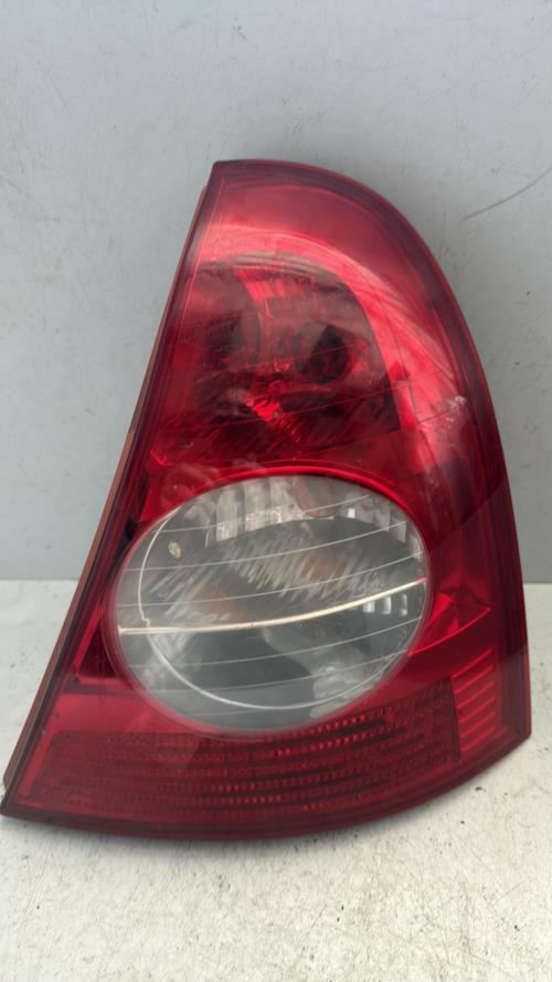 Feu arriere principal droit (feux) RENAULT CLIO 2 CAMPUS PHASE 2 Diesel - Image 2