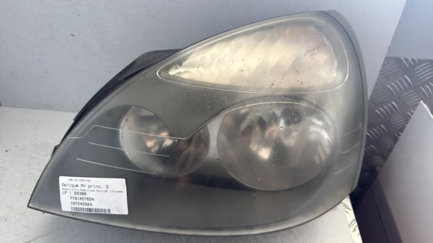 Optique avant principal gauche (feux)(phare) RENAULT CLIO 2 PHASE 2 Diesel - Image 1