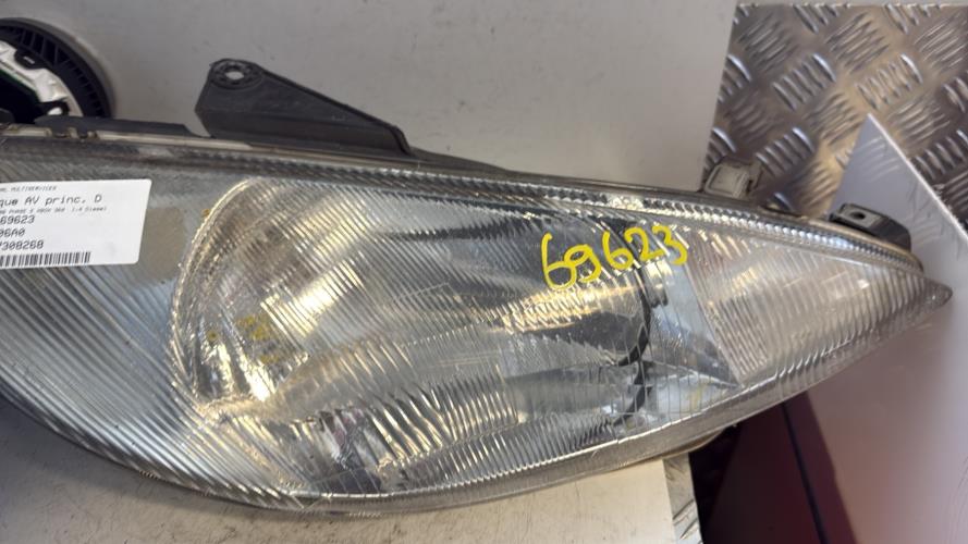 Optique avant principal droit (feux)(phare) PEUGEOT 206 PHASE 2 Diesel - Image 1