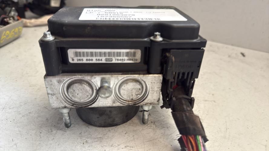 Bloc ABS (freins anti-blocage) DACIA LOGAN MCV 1 PHASE 1 BREAK Essence - Image 2