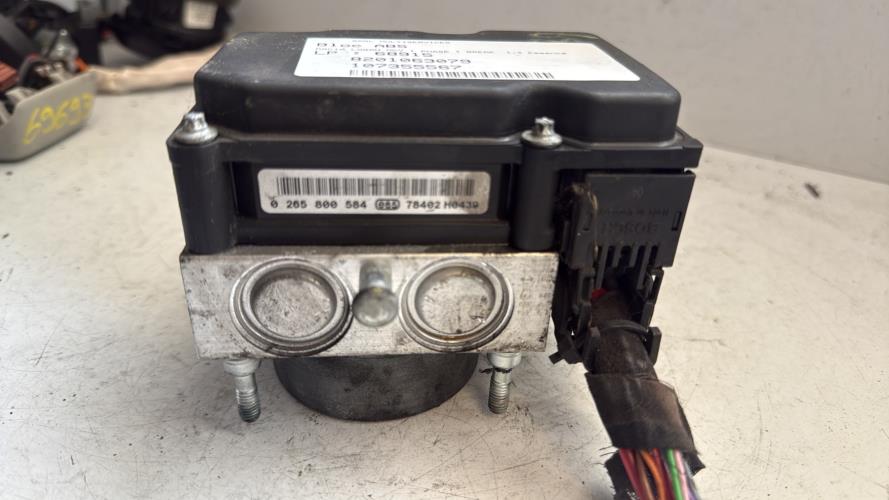 Bloc ABS (freins anti-blocage) DACIA LOGAN MCV 1 PHASE 1 BREAK Essence - Image 3