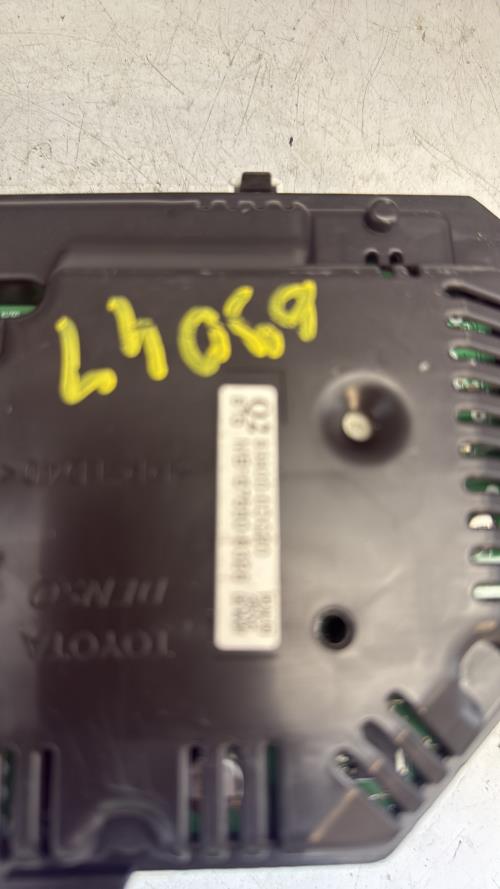 Compteur TOYOTA YARIS 3 PHASE 1 Diesel - Image 3