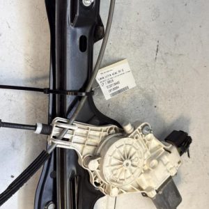 Leve vitre electrique avant gauche BMW SERIE 1 E87 PHASE 2 Diesel - Image 1