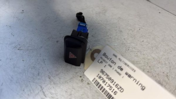 Bouton de warning PEUGEOT 208 1 PHASE 1 - Image 3