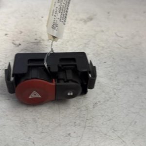 Bouton de warning RENAULT CLIO 3 PHASE 1 Diesel - Image 1