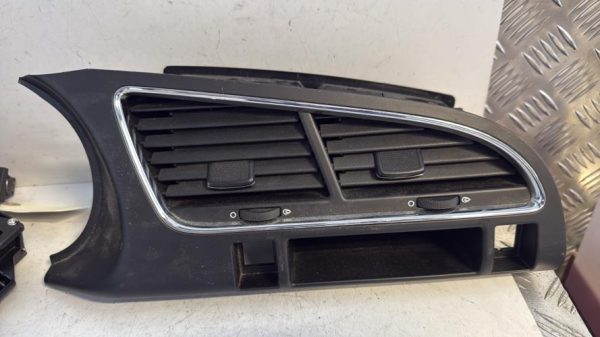 Aerateur tableau de bord PEUGEOT 3008 1 PHASE 1 Diesel - Image 2