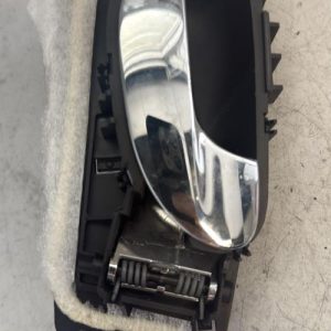 Poignee interieur arriere droit PEUGEOT 307 PHASE 1 Diesel - Image 1