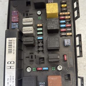 Porte fusible OPEL ASTRA H GTC PHASE 1 Diesel - Image 1