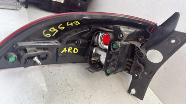 Feu arriere principal droit (feux) RENAULT CLIO 4 PHASE 2 BREAK Diesel - Image 3