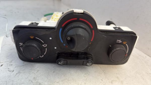 Commande chauffage RENAULT MODUS PHASE 1 Essence - Image 2