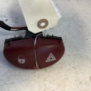 Bouton de warning PEUGEOT 206 PHASE 2 Diesel - Image 1