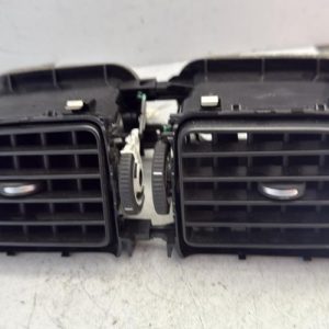 Aerateur tableau de bord VOLKSWAGEN POLO 5 PHASE 1 Diesel - Image 1