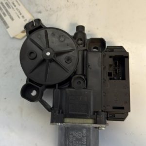 Moteur leve vitre avant droit VOLKSWAGEN POLO 5 PHASE 2 Diesel - Image 1