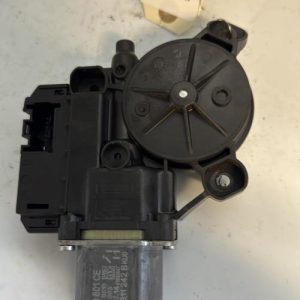 Moteur leve vitre avant gauche VOLKSWAGEN POLO 5 PHASE 2 Diesel - Image 1