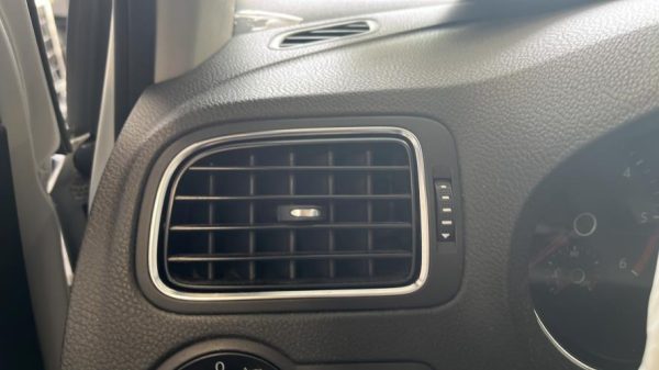 Aerateur tableau de bord avant gauche VOLKSWAGEN POLO 5 PHASE 2 Diesel - Image 1