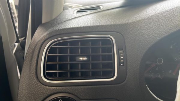 Aerateur tableau de bord avant gauche VOLKSWAGEN POLO 5 PHASE 2 Diesel - Image 2