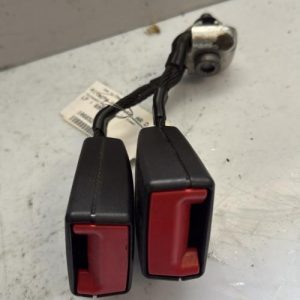 Attache ceinture arriere droit VOLKSWAGEN POLO 5 PHASE 2 Diesel - Image 1