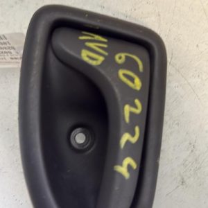 Poignee interieur avant droit RENAULT CLIO 2 PHASE 2 - Image 1