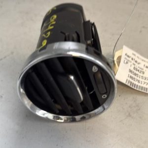 Aerateur tableau de bord PEUGEOT 308 1 PHASE 1 Diesel - Image 1