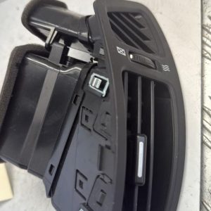 Aerateur tableau de bord avant droit KIA CEE-D 1 PHASE 2 Diesel - Image 1