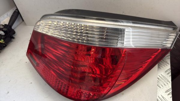 Feu arriere principal droit (feux) BMW SERIE 5 E60 PHASE 2 Diesel - Image 2