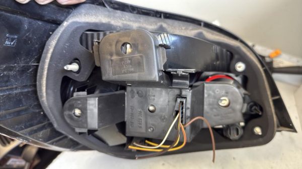 Feu arriere principal droit (feux) BMW SERIE 5 E60 PHASE 2 Diesel - Image 5