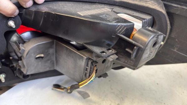 Feu arriere principal gauche (feux) BMW SERIE 5 E60 PHASE 2 Diesel - Image 4