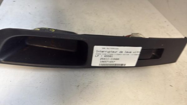 Interrupteur de leve vitre avant droit NISSAN MICRA 3 PHASE 3 Essence - Image 1