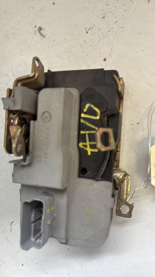 Serrure avant droit PEUGEOT 206 PHASE 2 Diesel - Image 1